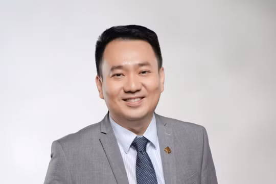 Ông Lê Trí Thông sẽ chuyển giao vị trí Tổng Giám đốc, tiếp tục đảm nhiệm vai trò Phó Chủ tịch HĐQT PNJ