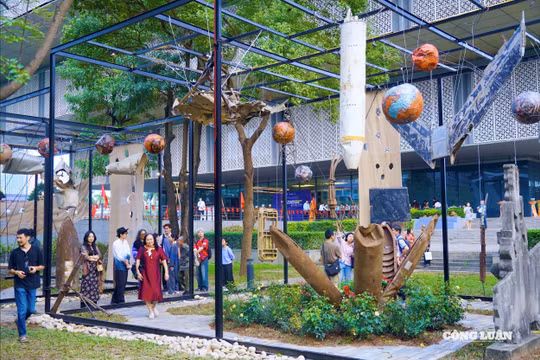 Chương trình nghệ thuật đương đại 'Chiến tranh và Hòa bình' tại Bảo tàng Hà Nội