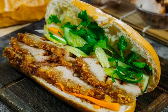 Bánh mì tiếp tục thành tâm điểm sau vụ hơn 20 người nghi ngộ độc ở Nghệ An