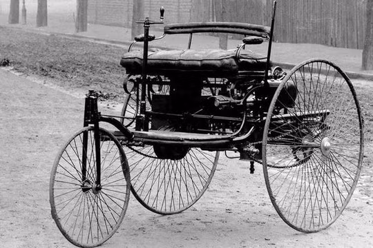 Vì sao ô tô tiếng Anh được gọi là “car” mà không phải tên khác?