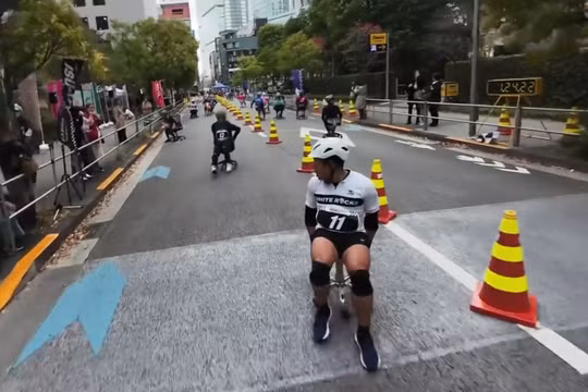 Độc, lạ môn thể thao 'đua ghế văn phòng' ở Nhật Bản