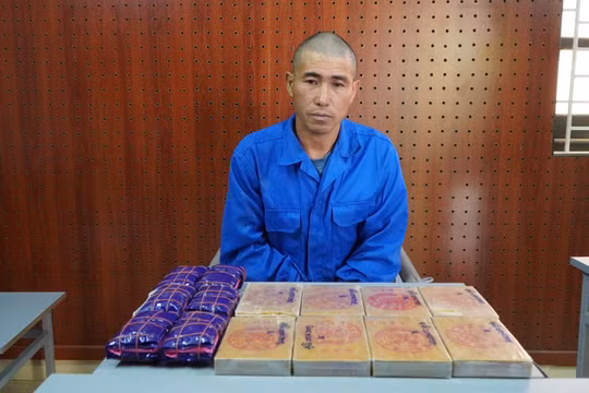 Điện Biên: Bắt giữ đối tượng vận chuyển 10 bánh ma túy trái phép