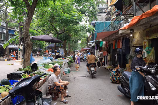 Giải tỏa chợ cóc, điểm kinh doanh tự phát còn nhiều thách thức