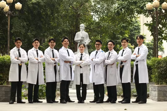 Nữ thí sinh miền Nam phải đạt gần 30 điểm mới đỗ Học viện Quân y