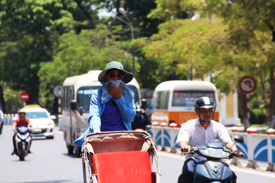 Dự báo thời tiết ngày 12/4: Thanh Hóa đến Huế nắng nóng vượt trên 40 độ