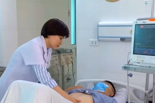 Cảnh giác với dị vật bã thức ăn do thói quen ăn uống