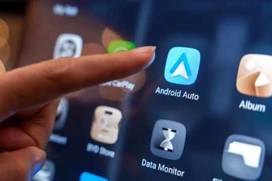 Xe có Apple CarPlay có đi kèm Android Auto không?