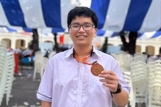 Đắk Lắk: Nam sinh gây sốc với SAT tuyệt đối 1600 ngay lần thi đầu thuộc top 1% thế giới