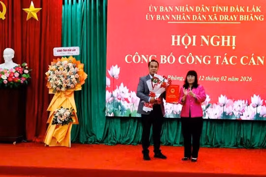 Đắk Lắk: Công bố Quyết định bổ nhiệm Chủ tịch UBND xã Dray Bhăng