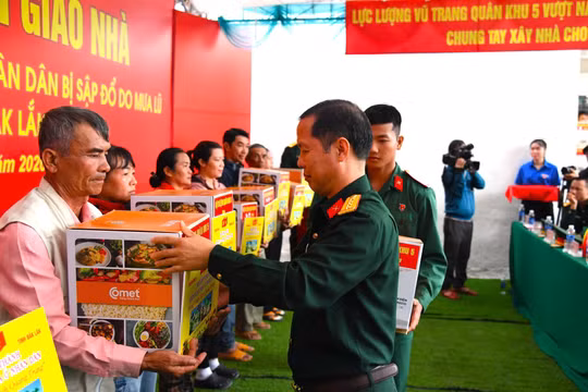 Gần 5.000 hộ bị sập, cuốn trôi nhà được hỗ trợ 10 triệu đồng/hộ