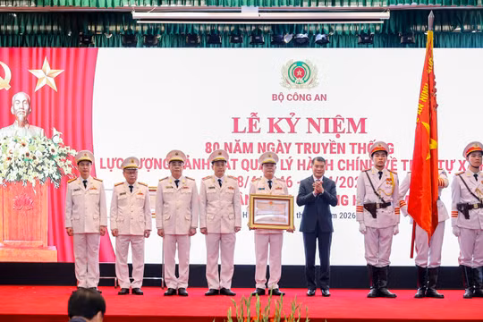 Thủ tướng: Bảo đảm an ninh, trật tự là cốt lõi, người dân, doanh nghiệp là trung tâm phục vụ