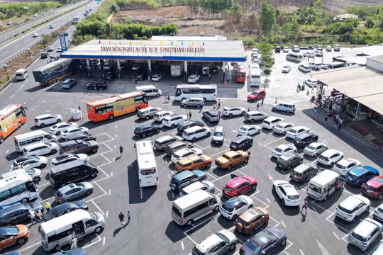 Hai trạm dừng nghỉ cao tốc TP HCM - Long Thành ngừng bán xăng: Bộ Công Thương yêu cầu vào cuộc gấp