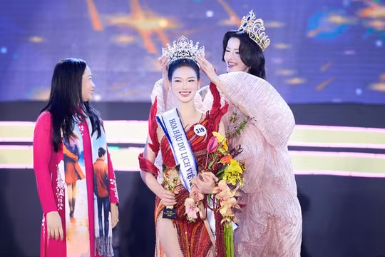 Hoa hậu Du lịch Việt Nam 2026 Nguyễn Phương Linh: Vẻ đẹp tri thức của người trẻ yêu văn hóa Việt
