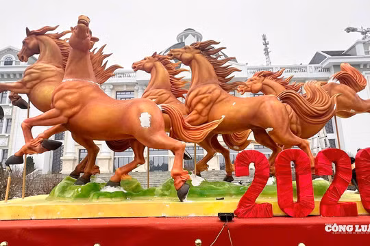 Phú Thọ: Trình làng siêu phẩm "Ngũ mã" tung vó kiêu hãnh chào Tết Bính Ngọ 2026