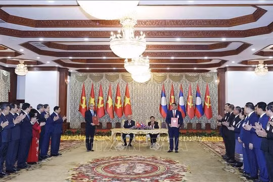 Tổng Bí thư Tô Lâm chứng kiến Lễ trao các văn kiện hợp tác Việt Nam - Lào