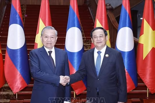Tổng Bí thư Tô Lâm hội kiến Thủ tướng Lào Sonexay Siphandone