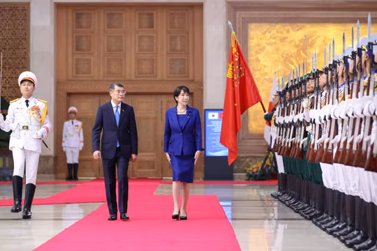 Thủ tướng Chính phủ Lê Minh Hưng chủ trì lễ đón chính thức Thủ tướng Nhật Bản Takaichi Sanae