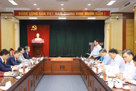 Đoàn kiểm tra, giám sát của Bộ Chính trị, Ban Bí thư làm việc với tỉnh Tuyên Quang