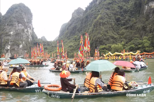 Ninh Bình đón hơn 2,7 triệu lượt khách dịp nghỉ lễ Giỗ Tổ Hùng Vương và 30/4 - 1/5
