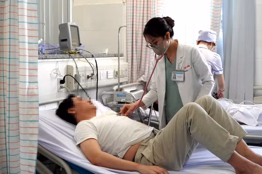 Hơn 90 người nghi ngộ độc sau khi ăn bánh mì vỉa hè ở Vũng Tàu