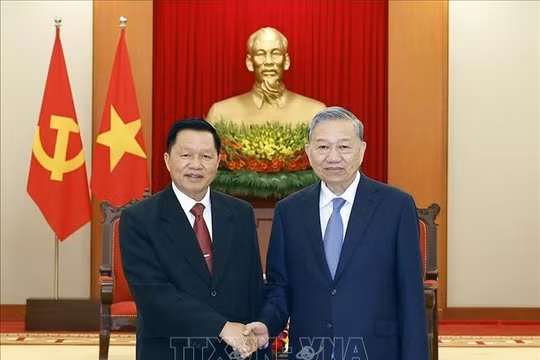 Tổng Bí thư Tô Lâm tiếp Bộ trưởng Bộ Công an Lào
