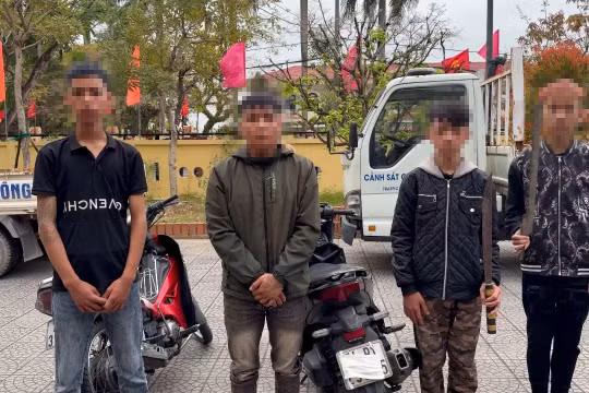 Huế: Triệu tập nhóm thanh thiếu niên mang hung khí lạng lách đánh võng