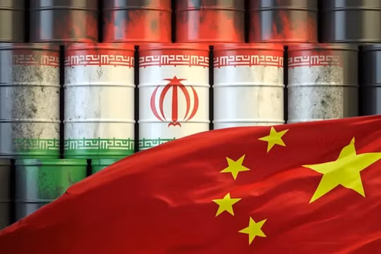 Iran đánh thẳng vào petrodollar bằng dầu thanh toán nhân dân tệ