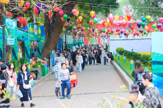 Đông đảo người dân, du khách đến trải nghiệm Lễ hội Du lịch Hà Nội 2026