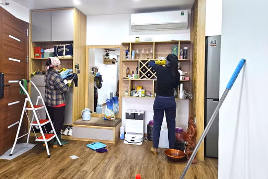 Cận Tết, dịch vụ dọn nhà 'chạy show', làm hết công suất