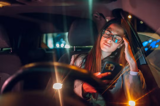 Đèn pha chói mắt có thể khó chịu nhưng không quá nguy hiểm