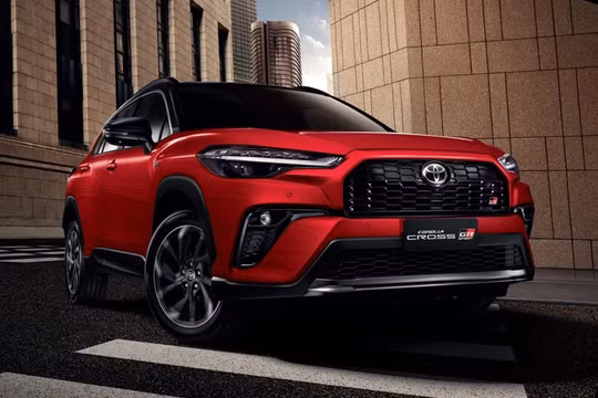 Toyota Corolla Cross 2026 chỉ còn bản hybrid, giá quy đổi 827 triệu đồng