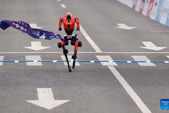 Robot vượt kỷ lục con người trong cuộc thi bán marathon