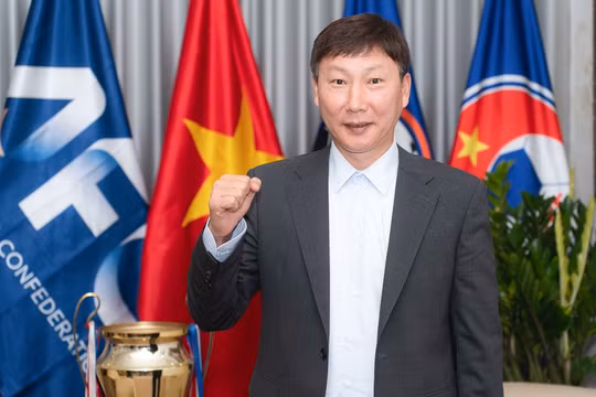 Điểm tin thể thao 26/1: HLV Kim Sang Sik ủng hộ Đình Bắc xuất ngoại, dấu ấn Carrick khi MU quật ngã Arsenal