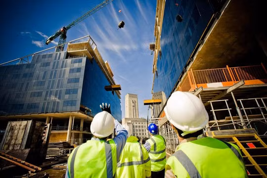 Nghiêm cấm lợi dụng quy định để trao thầu cho nhà thầu 'thân hữu, quen thuộc', không đủ năng lực