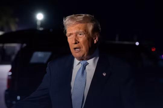Ông Trump dọa áp thuế 200% rượu vang để Pháp vào Hội đồng Hòa bình Gaza