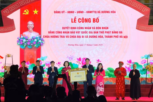 Xã Dương Hòa tổ chức đón Bằng công nhận Bảo vật Quốc gia đối với hai Bàn thờ Phật bằng đá