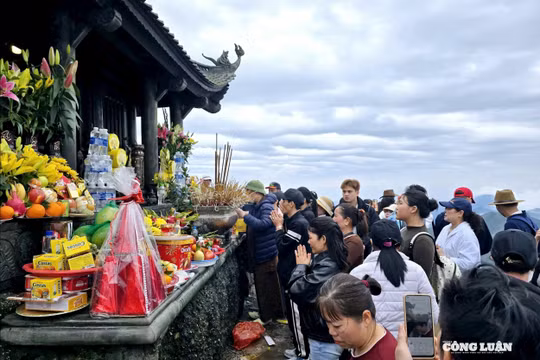 Khai hội Xuân Yên Tử 2026: Di sản thế giới bừng sáng giữa ngàn mây