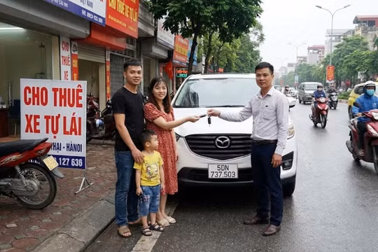 Xe cho thuê tự lái năm 2026: Có phải đổi biển số vàng?