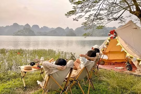 Những tọa độ cắm trại 'hot hit' không thể bỏ qua tại Hà Nội vào cuối tuần