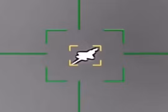 Iran tuyên bố bắn trúng F-35 của Mỹ, video cho thấy máy bay bốc cháy