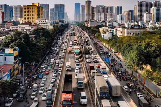 Giao thông Hà Nội chiều 22/2: Cửa ngõ ùn tắc kéo dài, nhiều tuyến di chuyển chậm