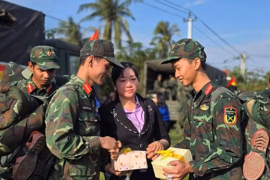 Hướng tới Đại hội XIV của Đảng: Xây dựng nền quốc phòng vững mạnh từ “thế trận lòng dân”, con người và trí tuệ Việt Nam
