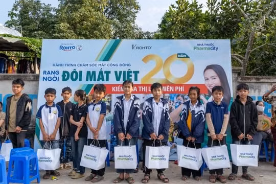 Pharmacity gửi trọn yêu thương đến vùng cao Nghệ An