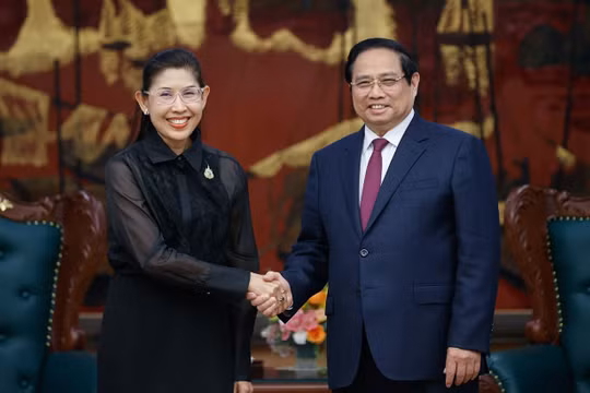Thủ tướng đề nghị Thái Lan bảo đảm ổn định nhiên liệu cho hàng không Việt Nam