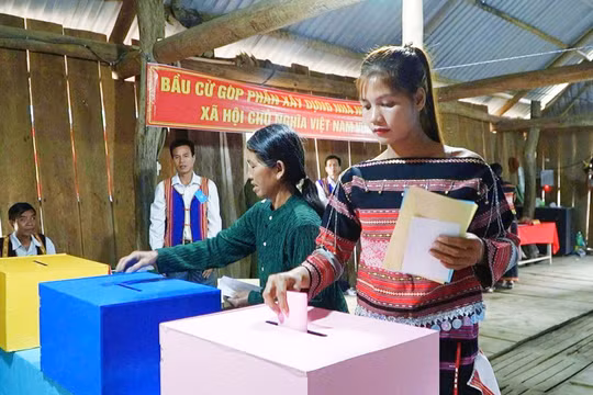 Ngôi làng biệt lập ở Gia Lai bầu cử sớm, gửi trọn niềm tin vào từng lá phiếu