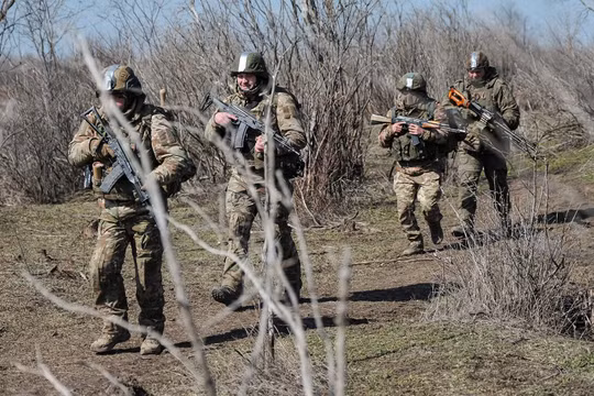 Nga tuyên bố kiểm soát Luhansk và những chuyển động mới trong chiến sự Ukraine