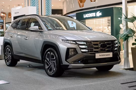 Hyundai Tucson Hybrid nhận cọc tại đại lý, giá dự kiến hơn 1 tỷ đồng