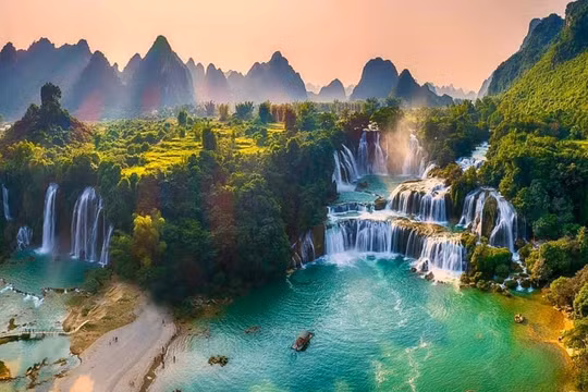Cao Bằng đón hơn 127 nghìn lượt khách, thu khoảng 140 tỷ đồng dịp nghỉ lễ 30/4 - 1/5