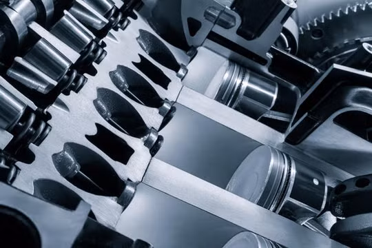 Vì sao có động cơ ô tô cần trục cân bằng, có loại lại không?
