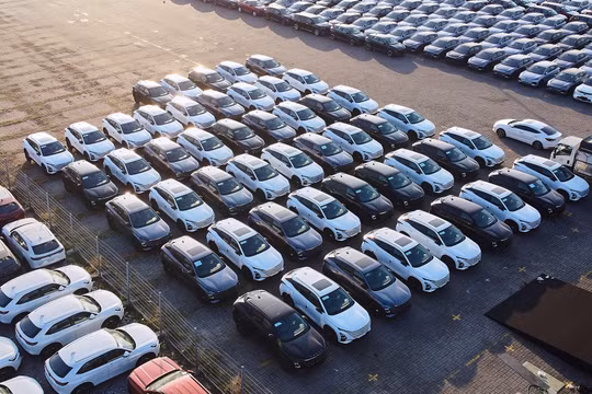 Nhập khẩu ô tô năm 2025 lập kỷ lục, xe Trung Quốc áp đảo về kim ngạch